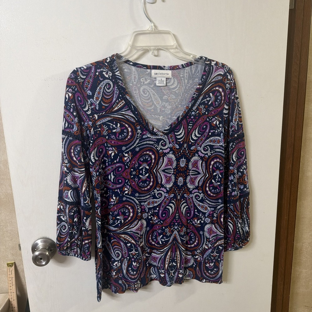 Liz Claiborne Size S Paisley 3/4 Sleeve Rayon Spandex Vneck Shirt